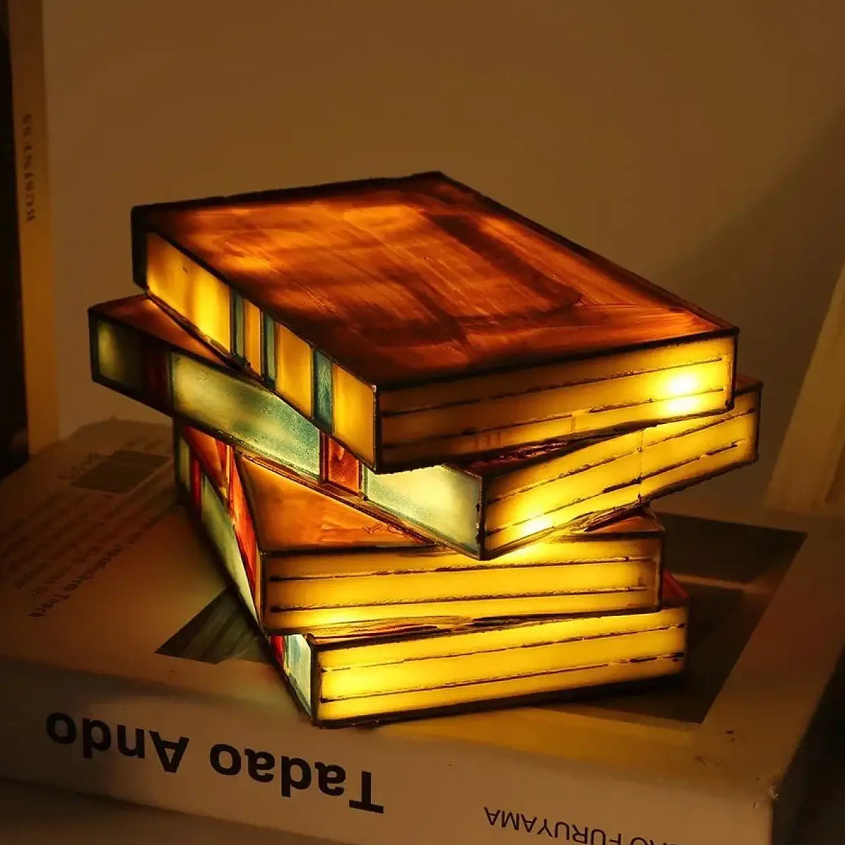 Lampe de table pile de livres, panneaux colorés