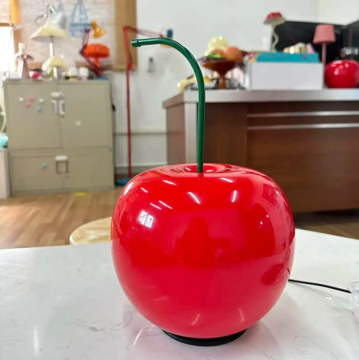 Lampe à poser en forme de cerise, finition brillante, rouge ou verte, vert