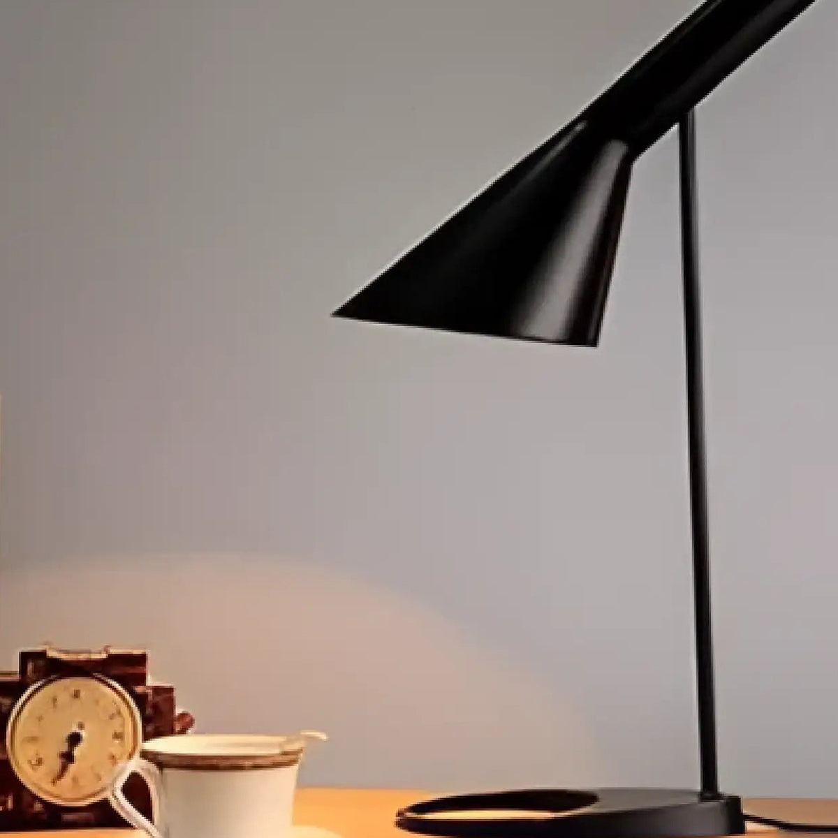 Lampe scandinave à abat-jour fuselé, blanche ou noire, noir