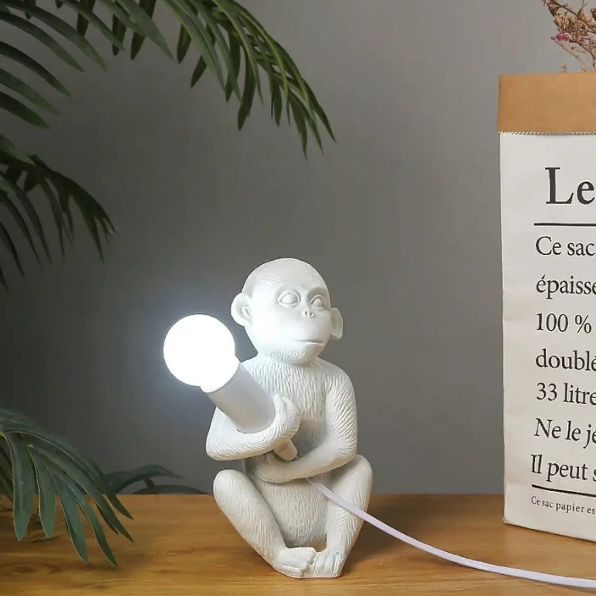 Lampe singe assis à lumière intégrée, blanc, doré ou noir