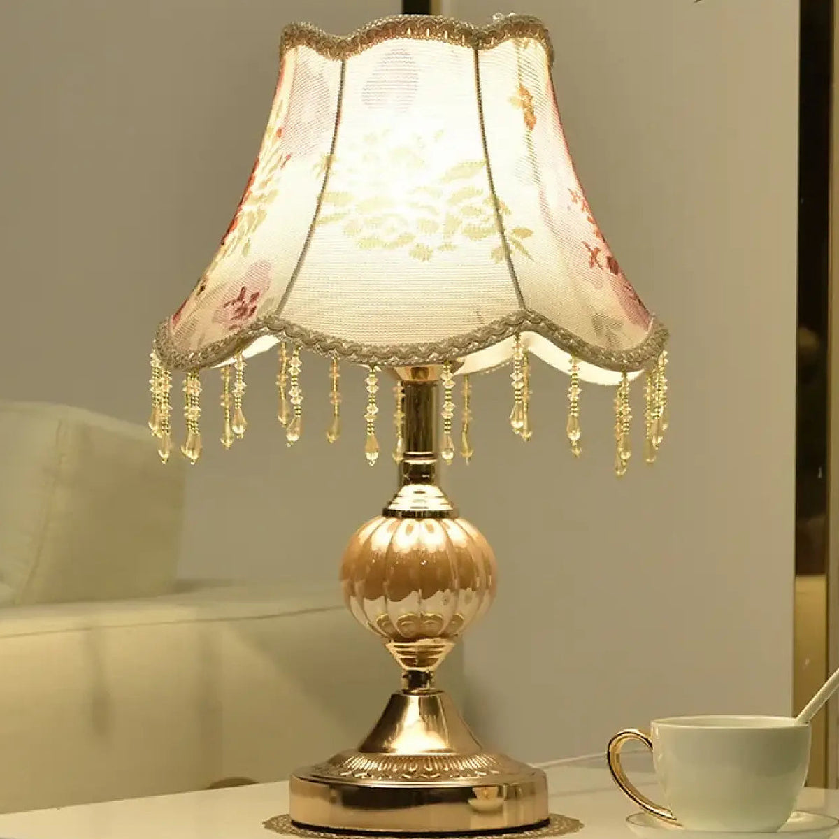Lampe à poser vintage avec abat-jour en tissu, cinq modèles