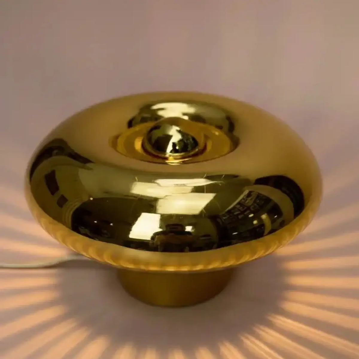 Lampe de chevet disque en verre soufflé, collerette dorée, 10 teintes