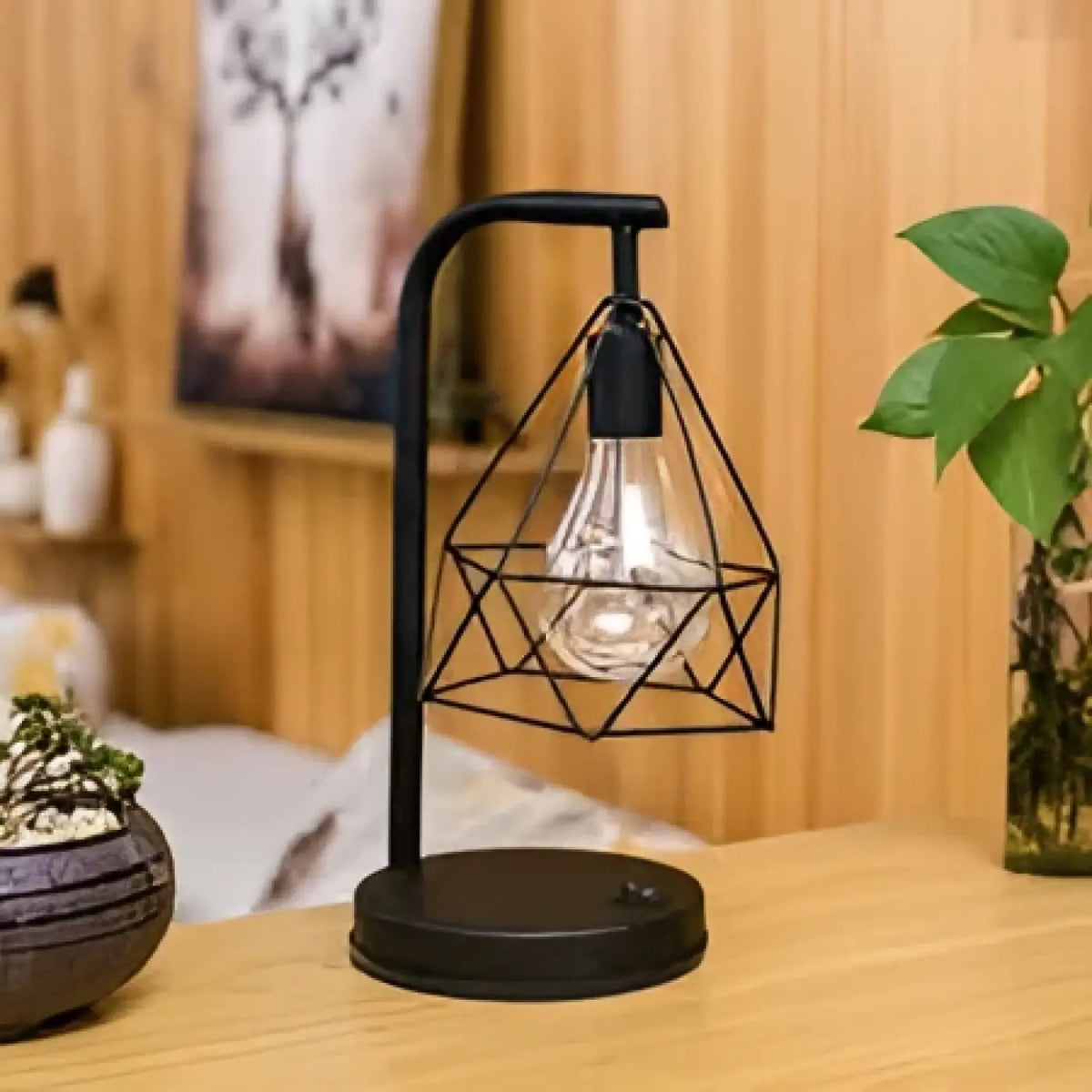 Lampe de chevet industrielle noire, ajourée, ampoule apparente