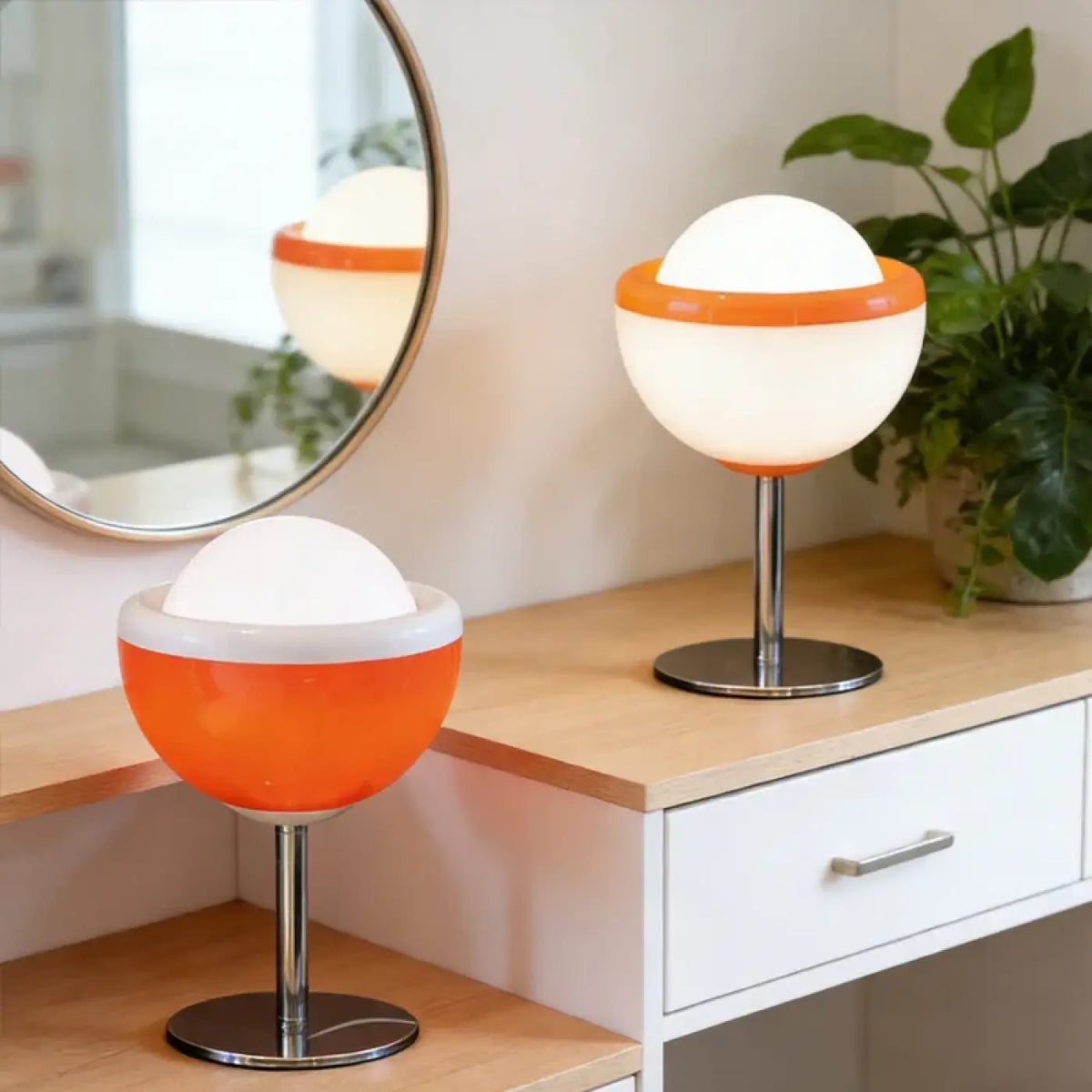 Lampe de table sphérique au design épuré, orange ou blanc