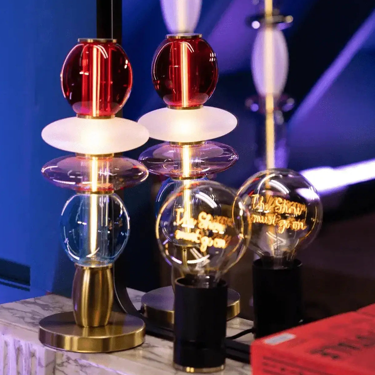 Lampe de chevet à verrines en verre soufflé, structure dorée