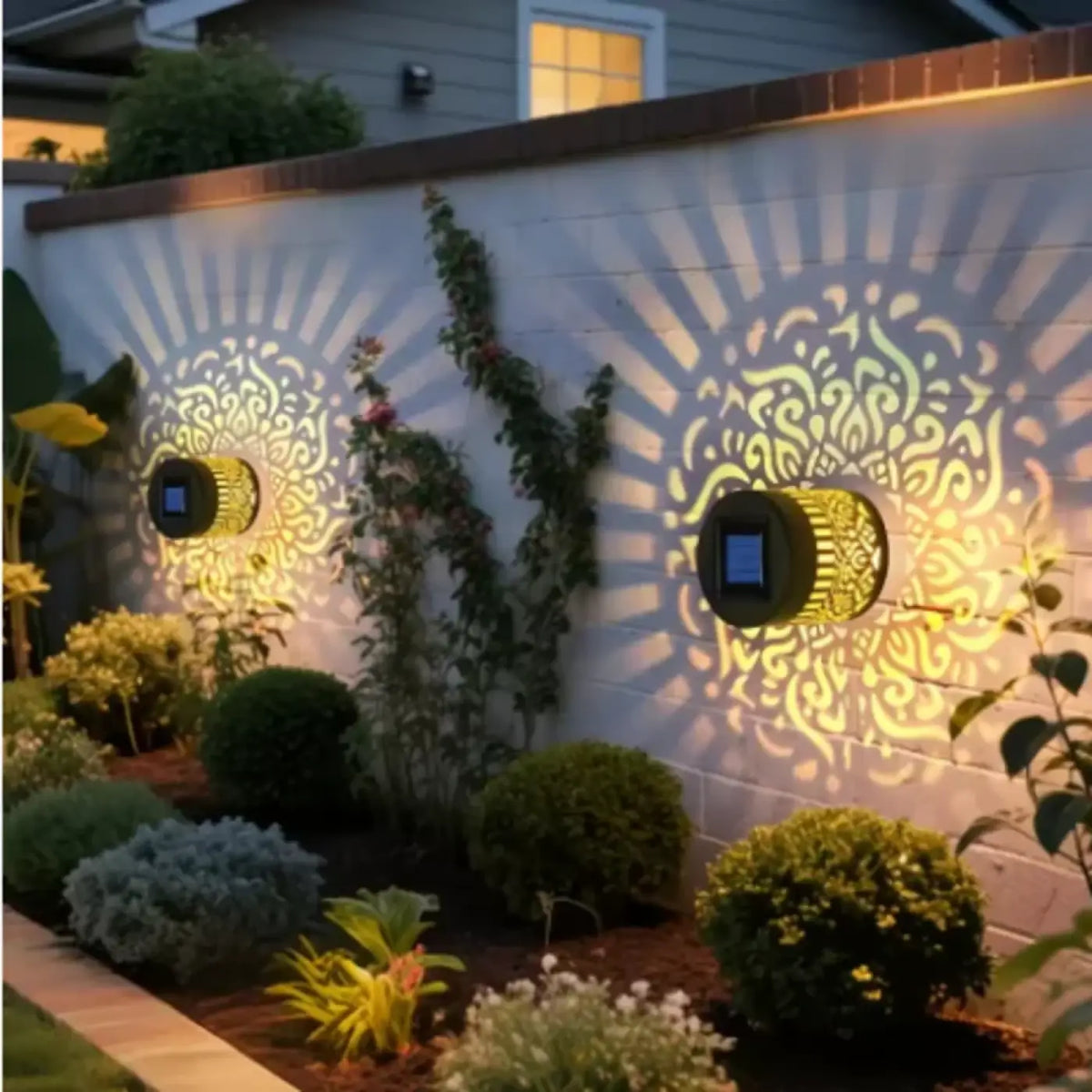 Applique murale extérieure solaire à projection lumineuse