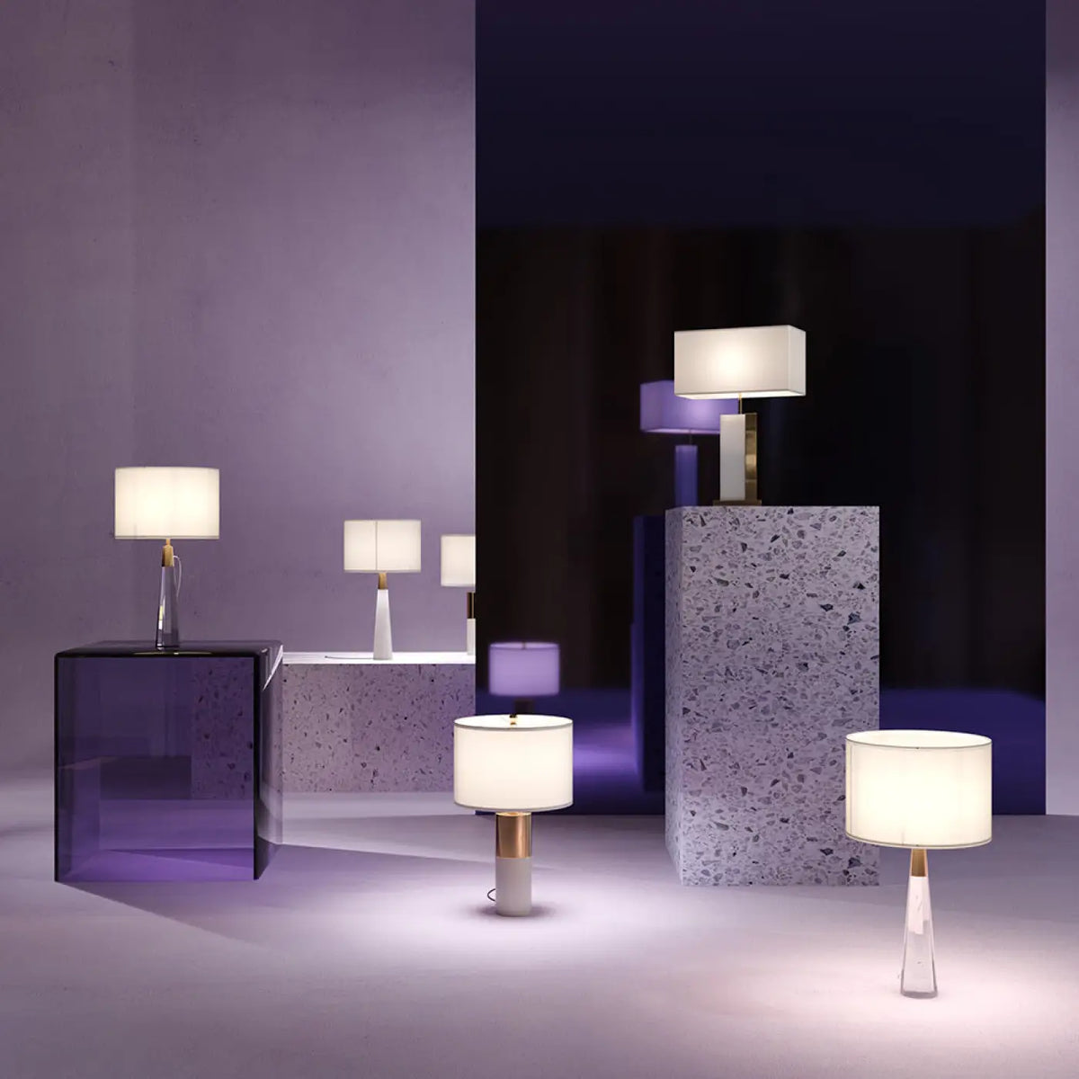 Lampe à poser en albâtre et métal laiton, abat-jour tissu blanc