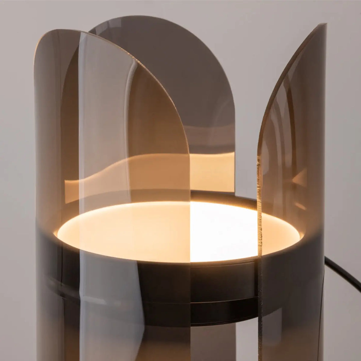 Lampe à poser LED en verre fumé arrondi, 30 cm