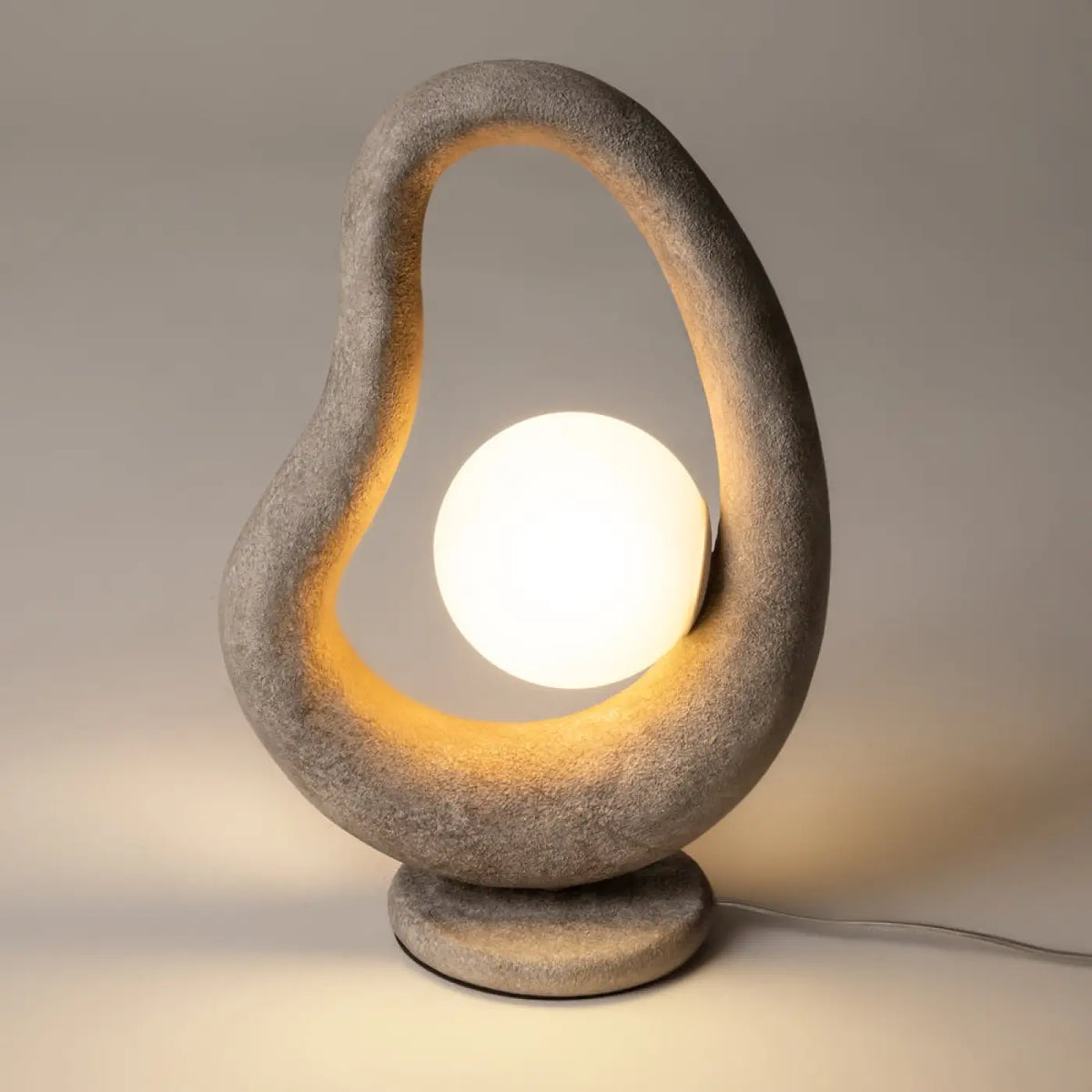 Lampe à poser organique en polyrésine et verre, gris ou blanc, gris