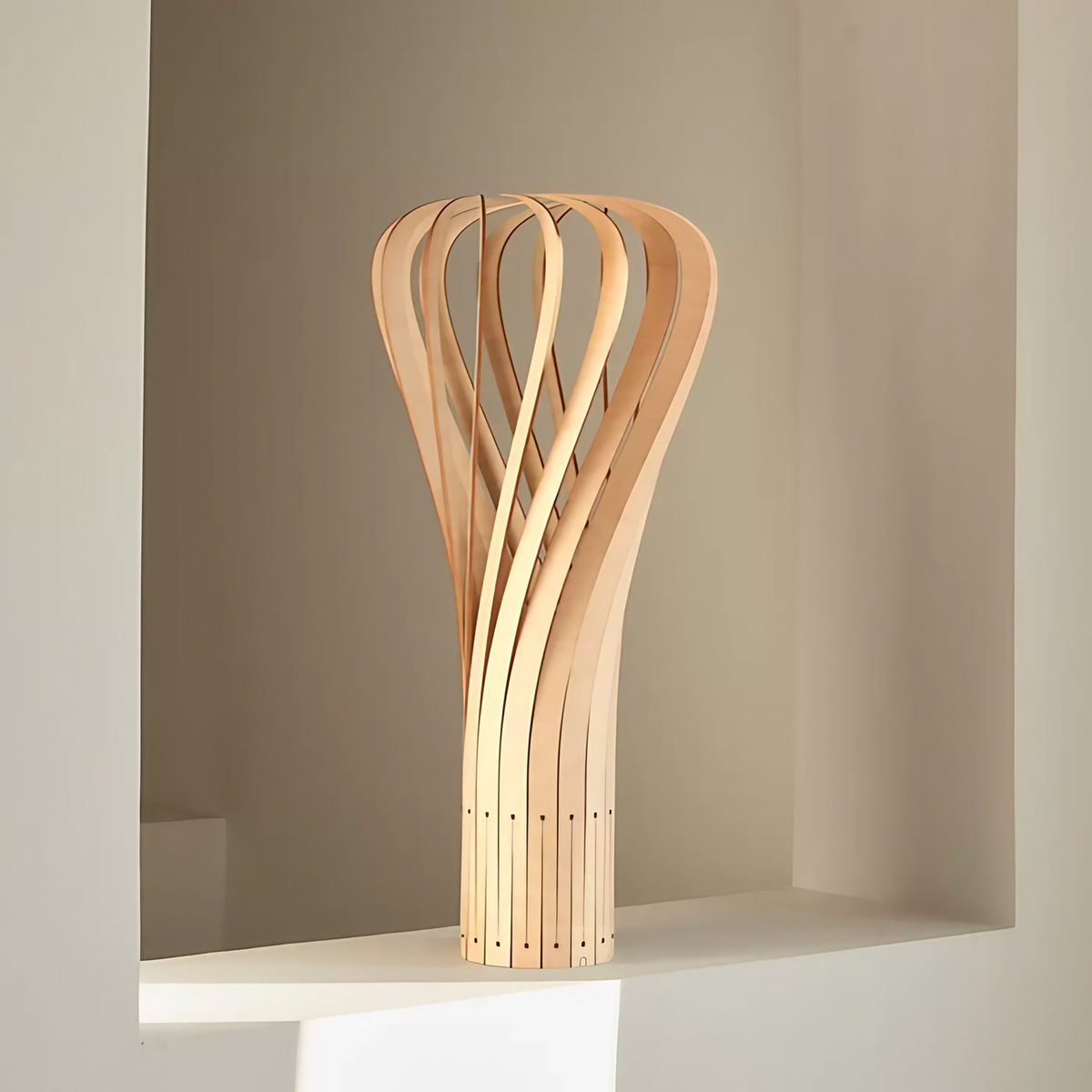 Lampe à poser étroite en bois de bouleau, 53 cm de haut, beige