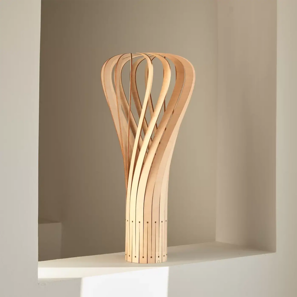 Lampe à poser étroite en bois de bouleau, 53 cm de haut, beige