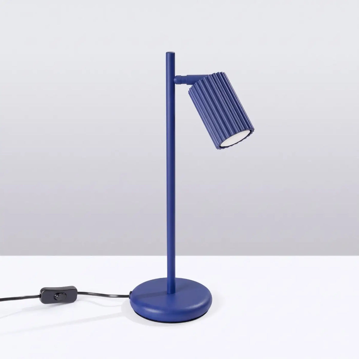 Lampe à poser à spot orientable en aluminium nervuré, 43 cm, outremer