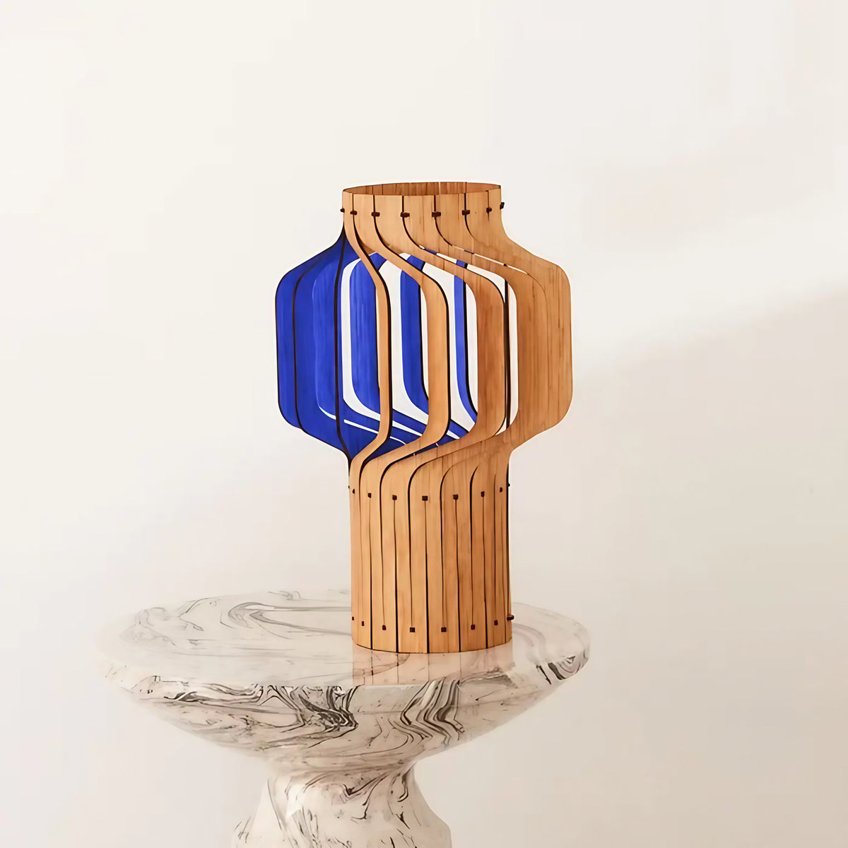 Lampe lanterne en bois plaqué chêne, trois hauteurs S, M, L, bleu
