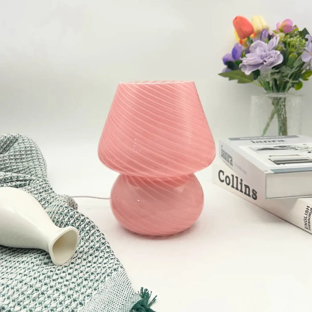 Lampe de chevet raffinée, bleue ou rose, rose
