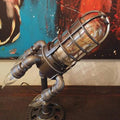 Lampe de chevet steampunk au style industriel