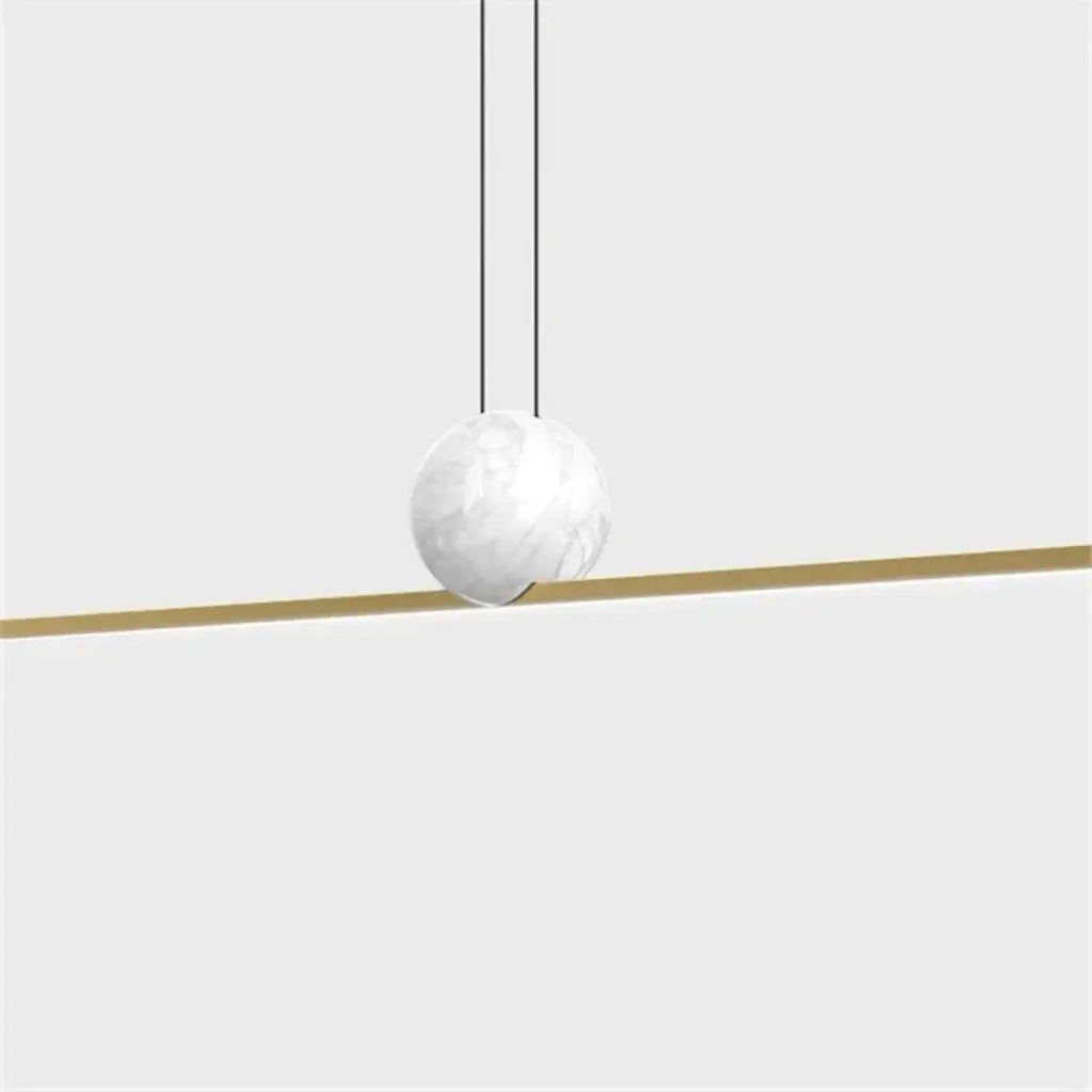 Suspension minimaliste en cuivre à boule de verre opalin