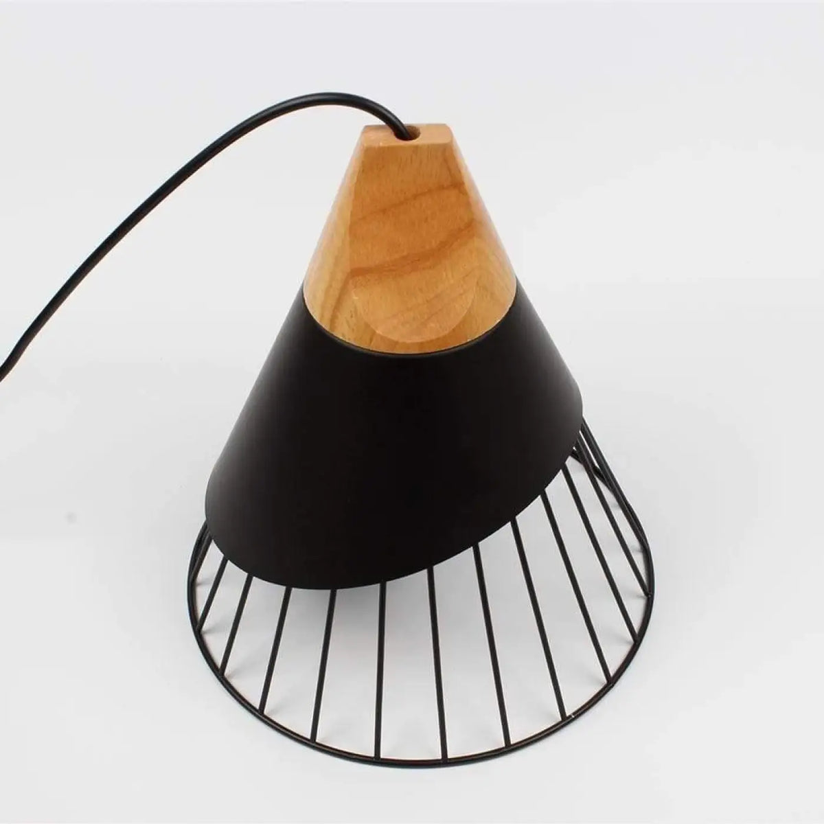 Lampe suspendue simple et épurée, noire ou blanche