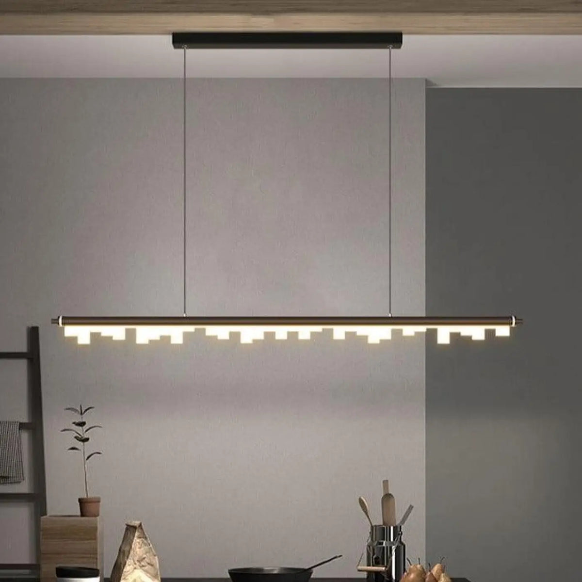 Lampe suspension design, noire ou dorée