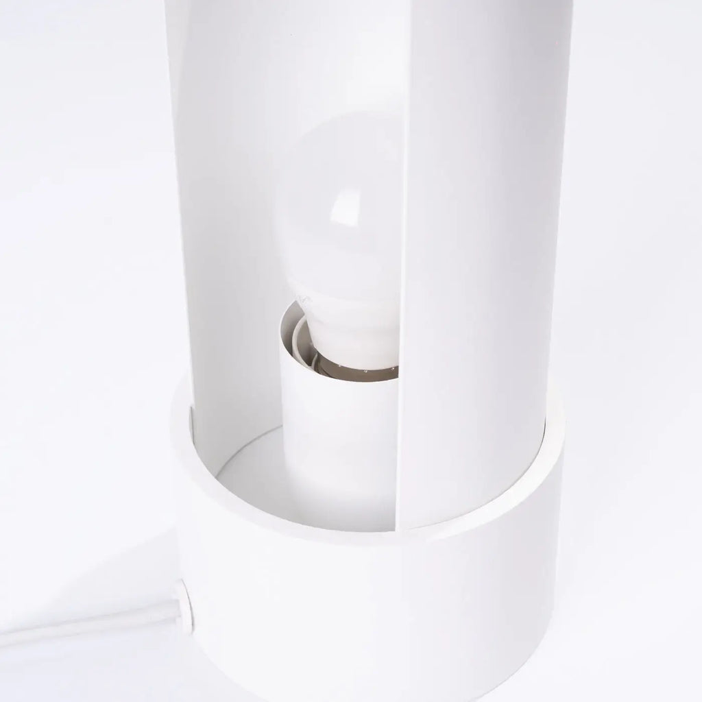 Lampe à poser cylindre ajouré en acier blanc, 21 cm