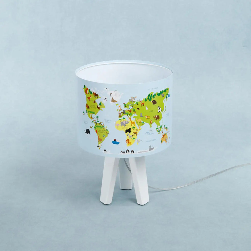Lampe de chevet enfant en bois, carte du monde bleu et vert clair