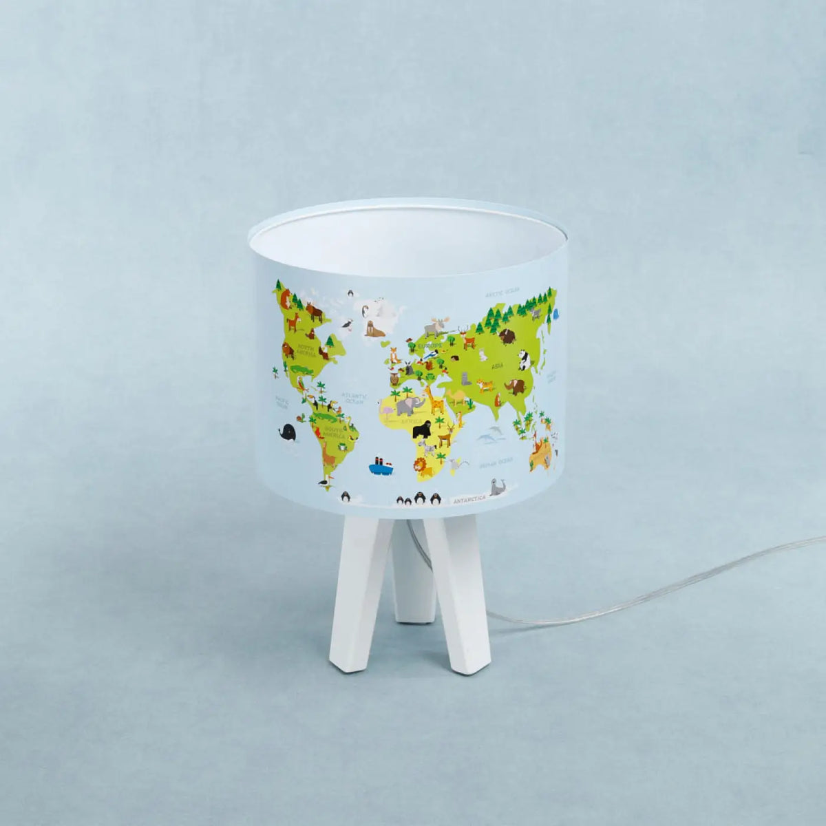 Lampe de chevet enfant en bois, carte du monde bleu et vert clair