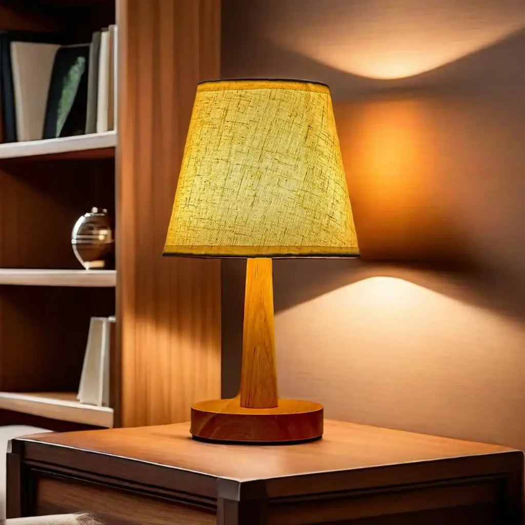 Lampe de table à pied en bois naturel et abat-jour en tissu