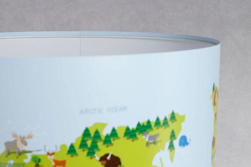 Lampe de chevet enfant carte du monde et animaux, 44 cm