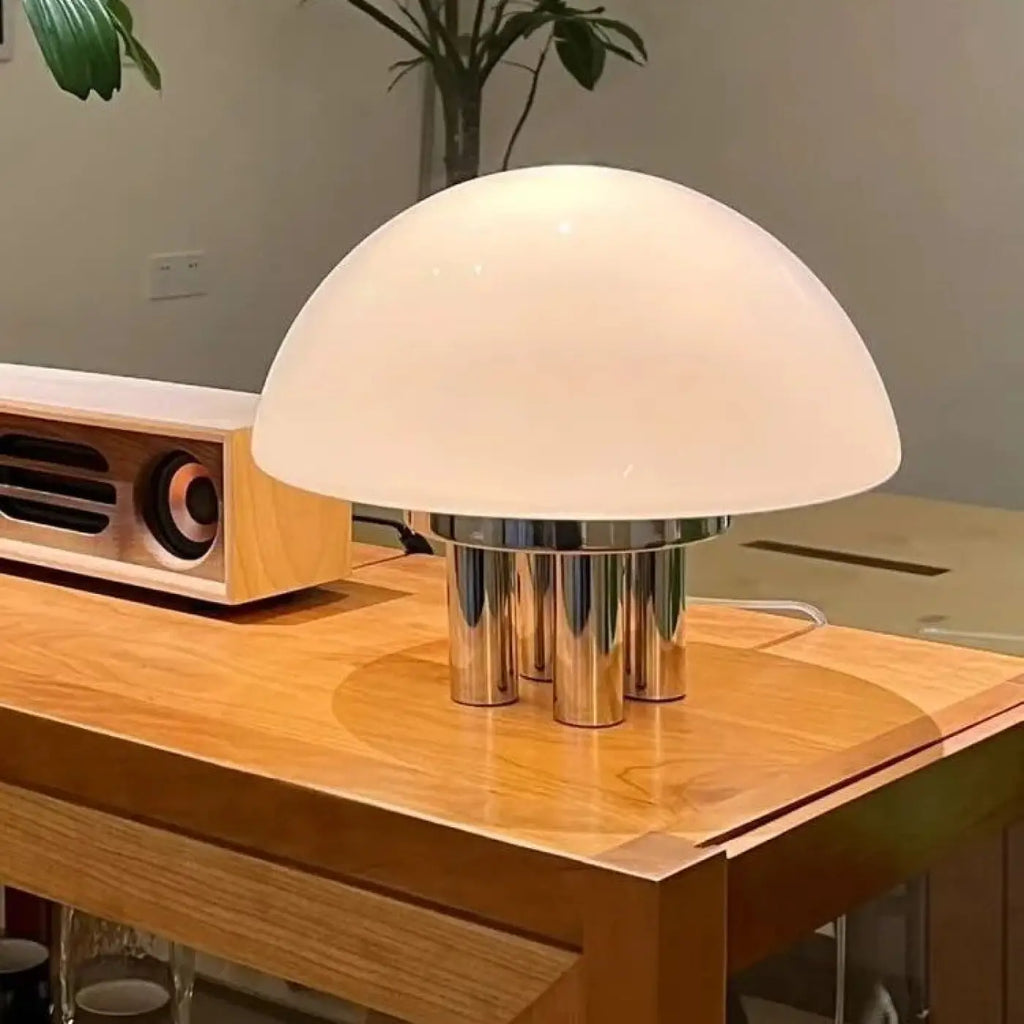 Lampe champignon en verre opalin, pied chromé