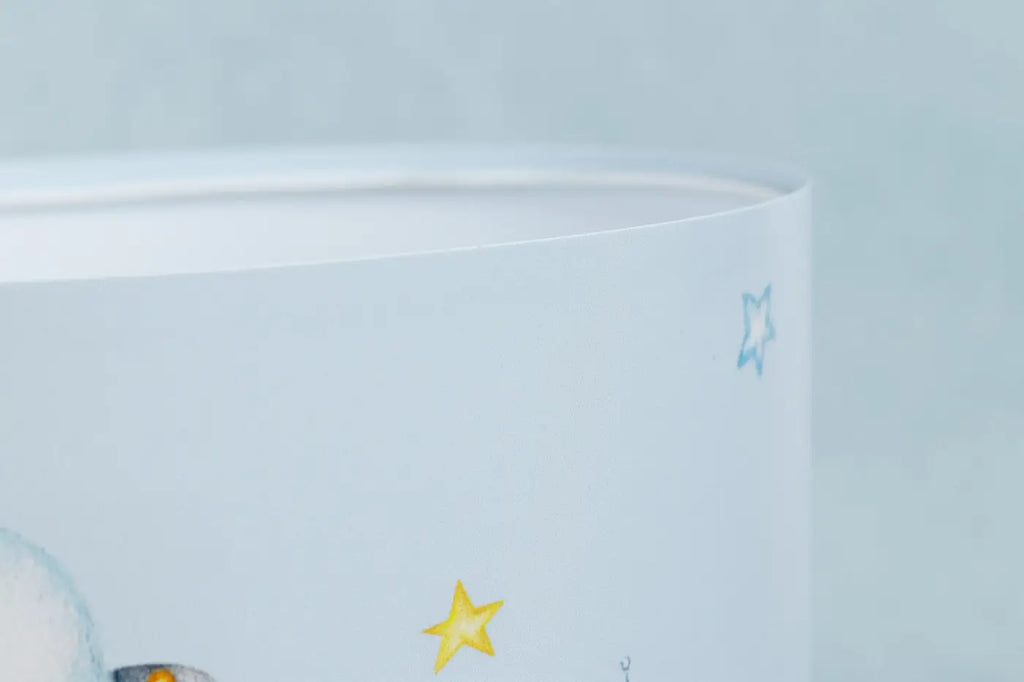 Lampe de chevet enfant fusées et astronautes, pied en bois