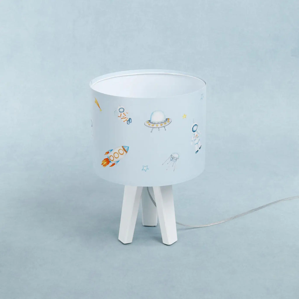 Lampe de chevet enfant fusées et astronautes, pied en bois