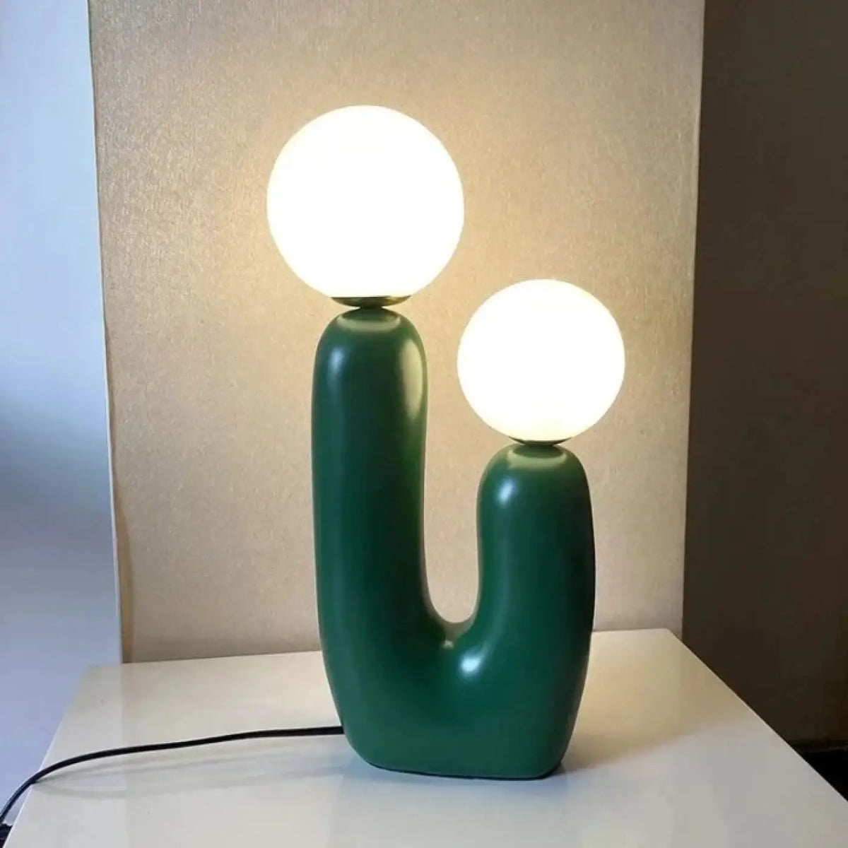 Lampe à poser en forme de U à deux globes, trois coloris, vert