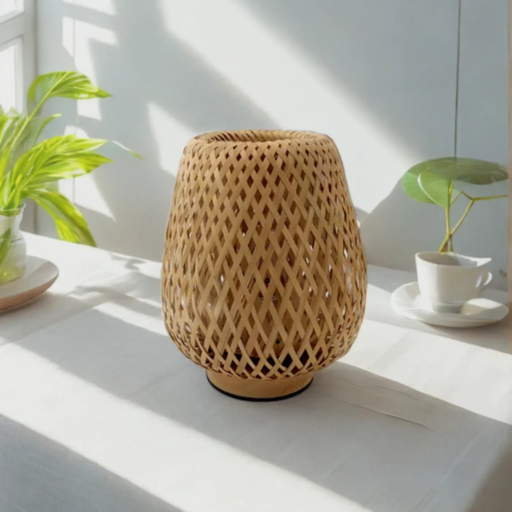 Lampe de table en osier ajouré, style naturel