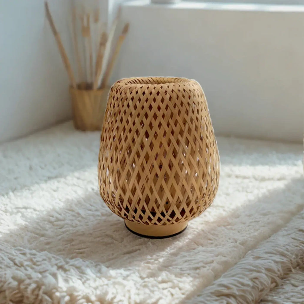 Lampe de table en osier ajouré, style naturel
