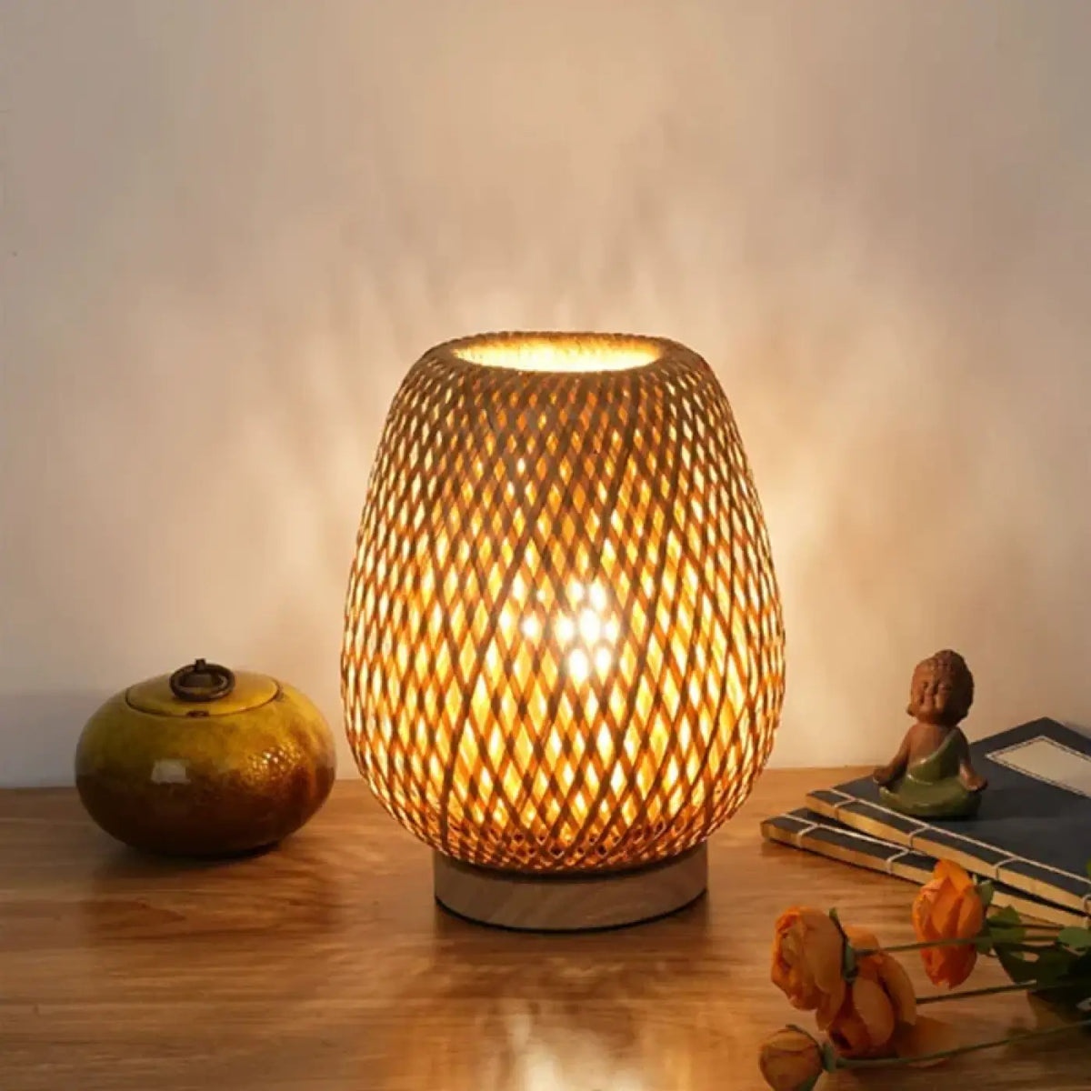 Lampe de table en osier ajouré, style naturel