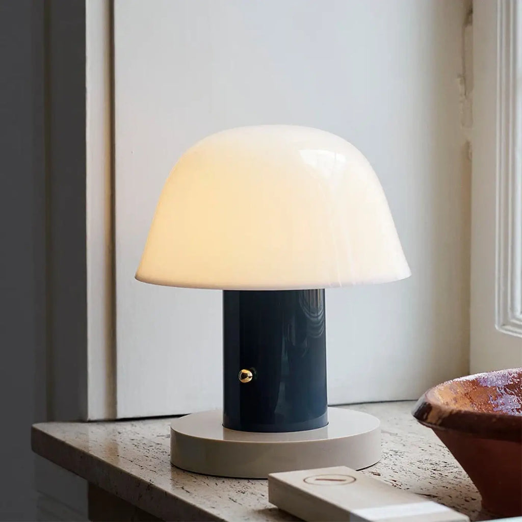 Lampe champignon en verre opalin, quatre coloris
