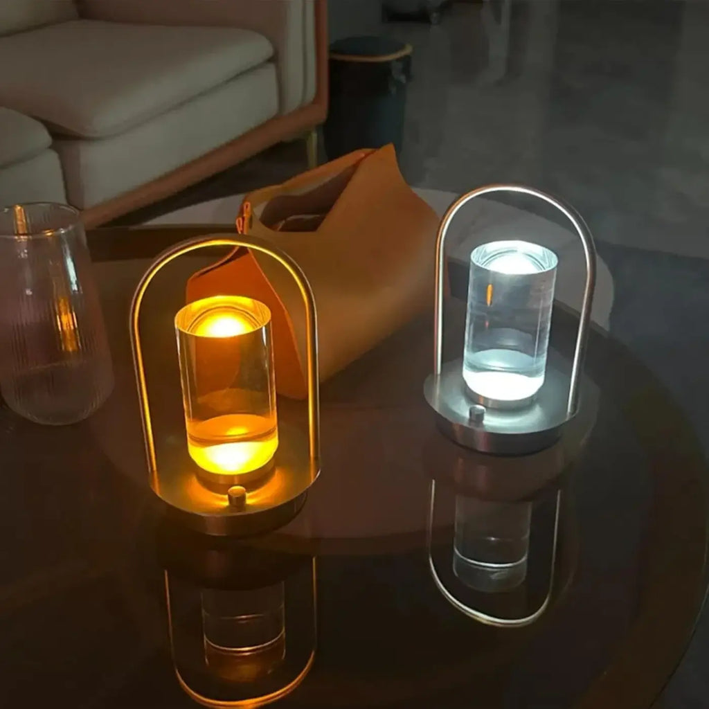 Lampe de table design en arche, dorée ou argentée