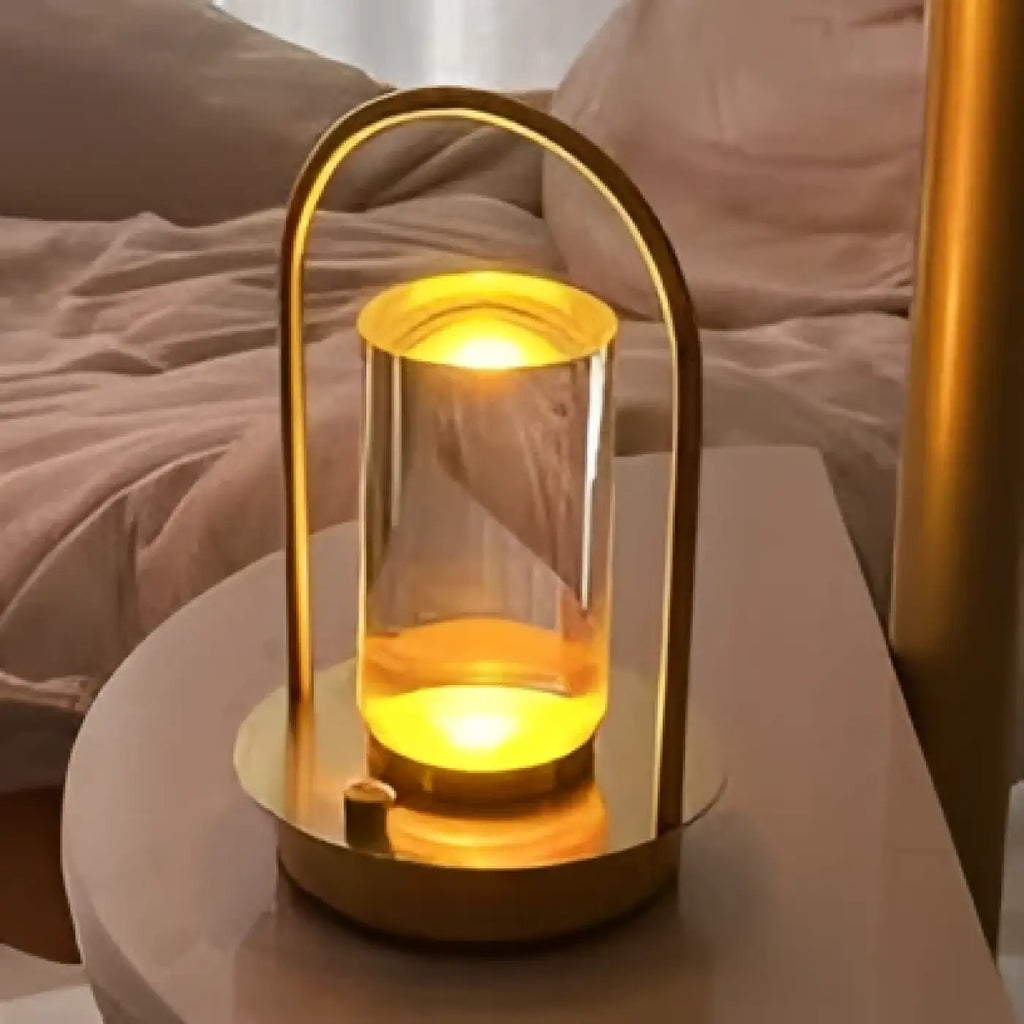 Lampe de table design en arche, dorée ou argentée, doré