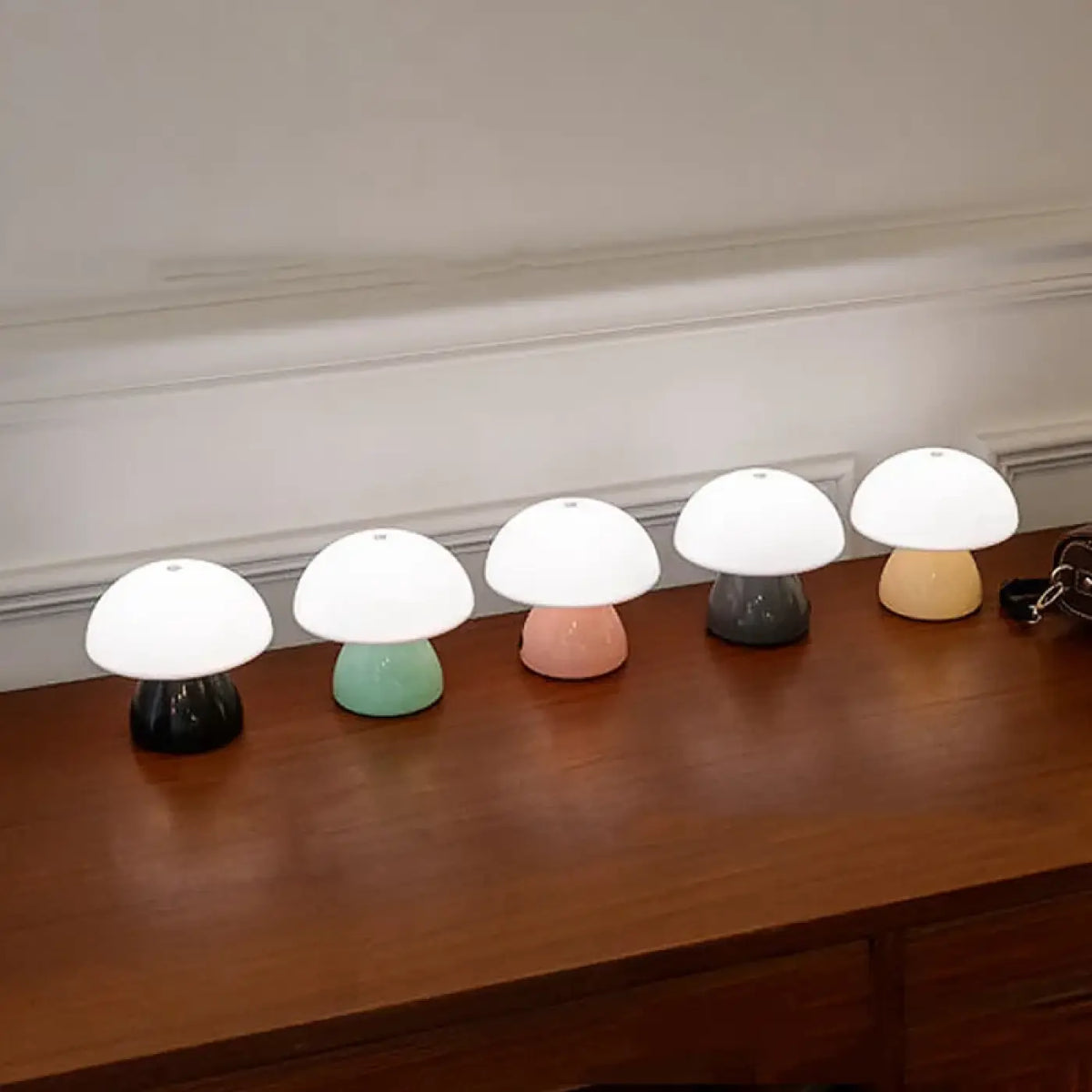 Petite lampe champignon colorée, esprit rétro