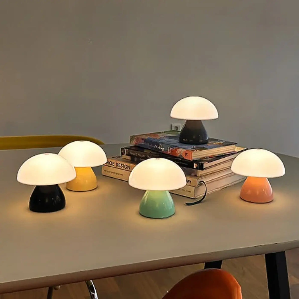 Petite lampe champignon colorée, esprit rétro