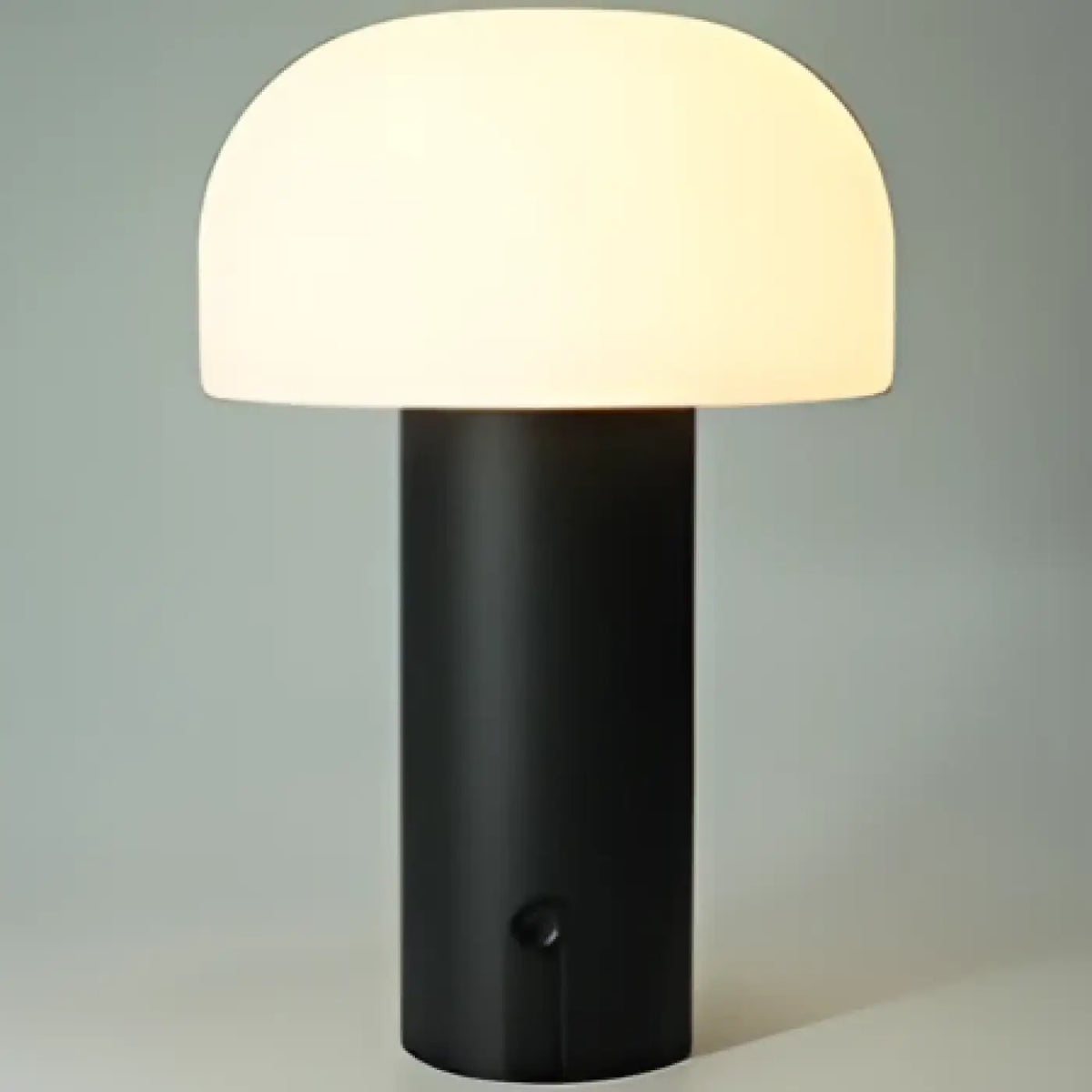 Lampe champignon aux courbes douces, noir, orange ou blanc, blanc