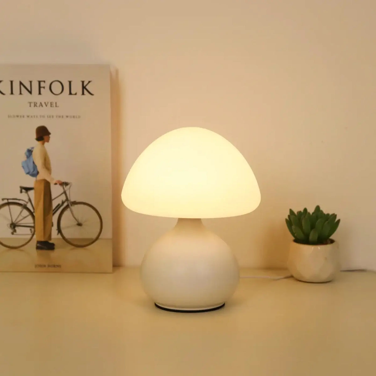 Lampe champignon design, blanche ou noire