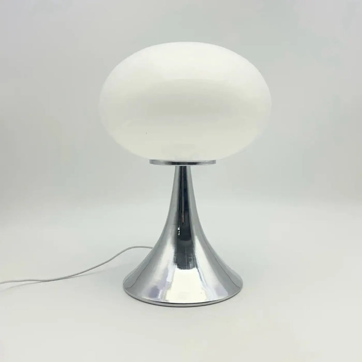 Lampe de table champignon à pied chromé, six coloris, blanc