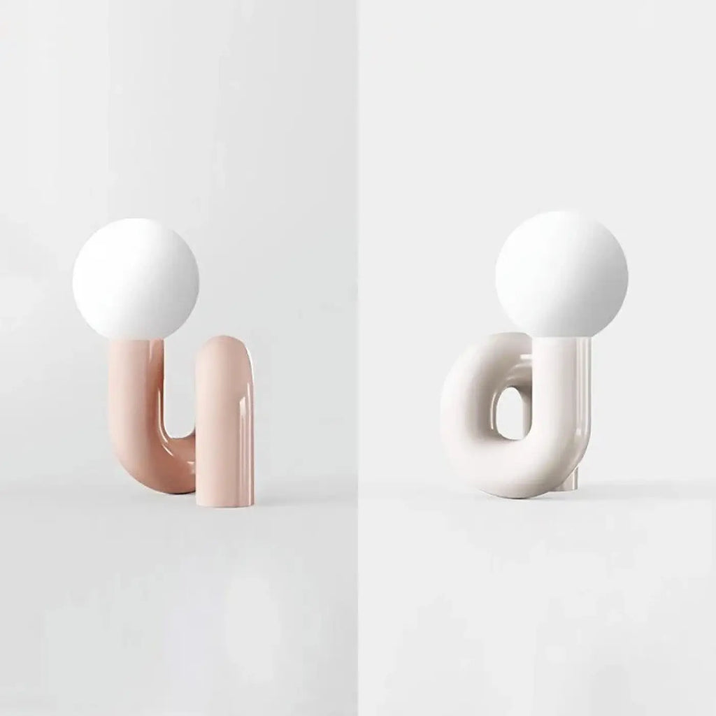 Lampe de table aux lignes arrondies, quatre choix de lumière