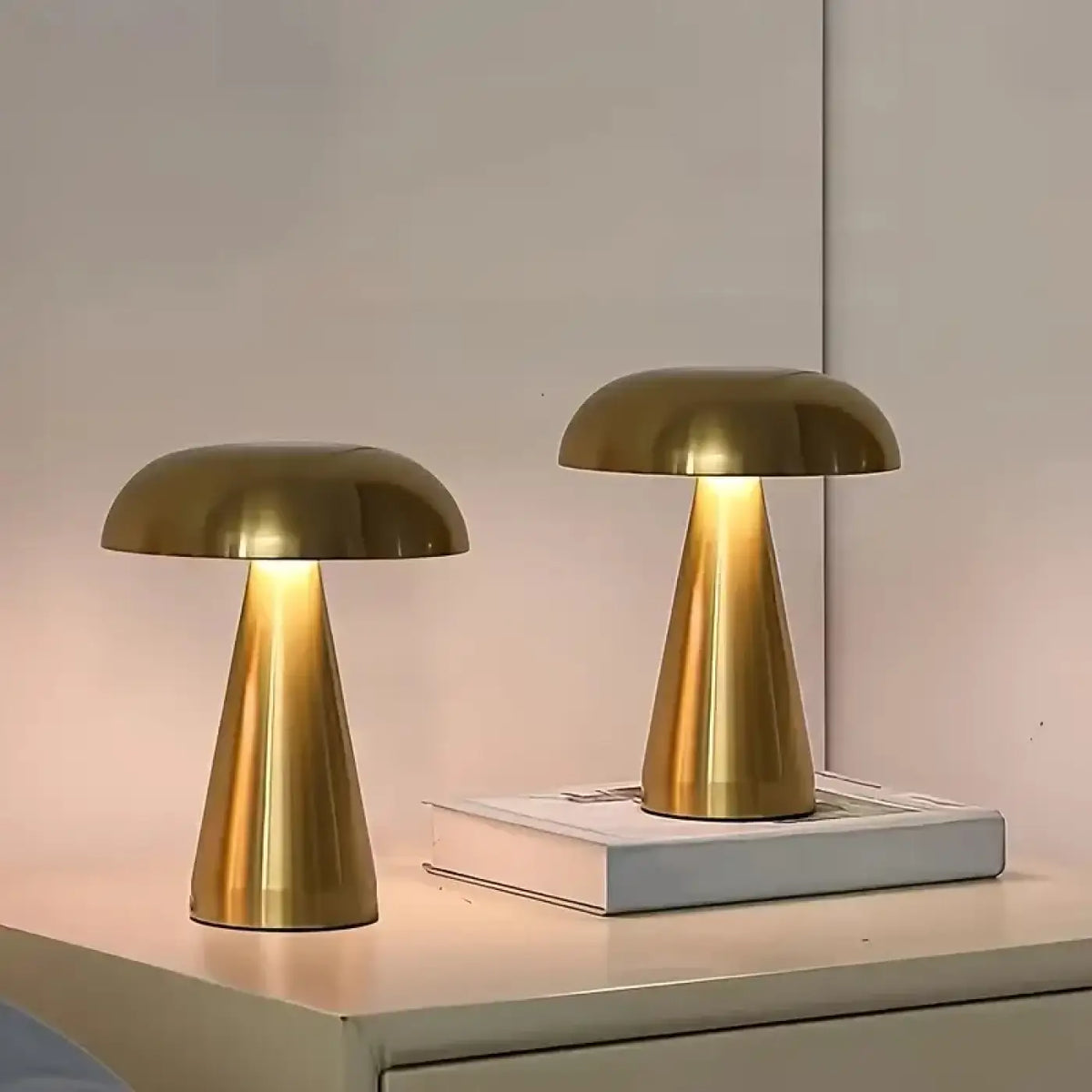 Lampe champignon moderne, finition dorée ou argentée, doré