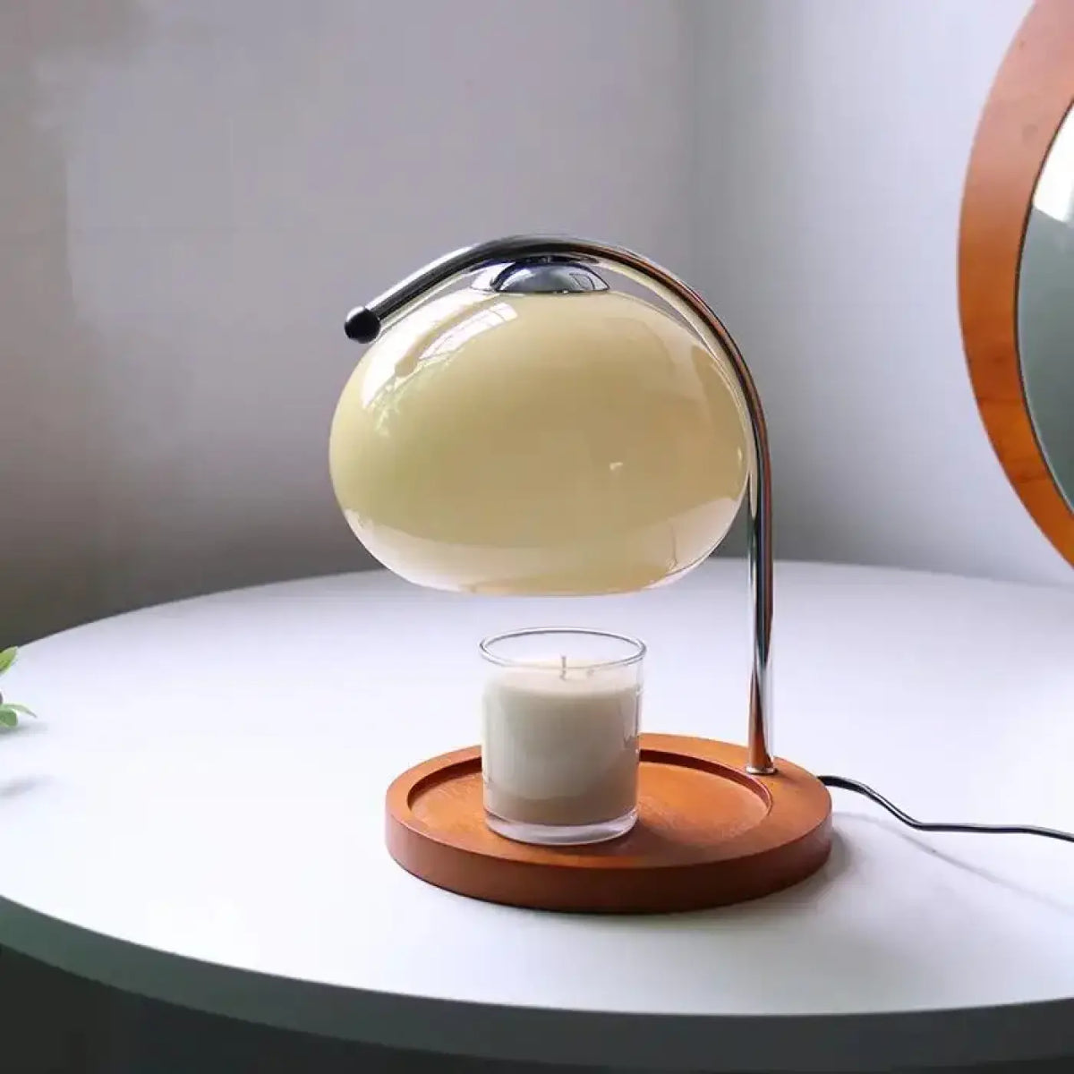Lampe de chevet globe en verre sur pied en bois, 3 coloris, jaune