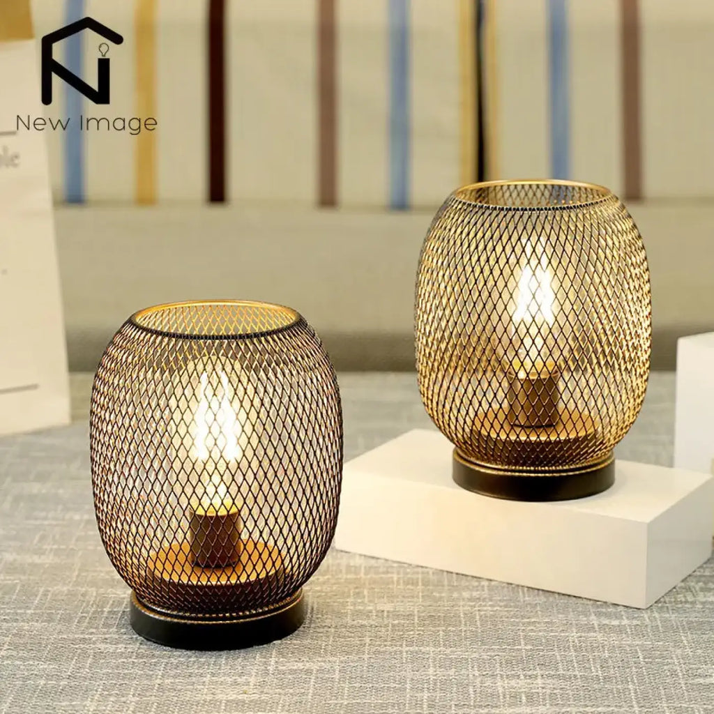 Lampe de table en métal tressé, ampoule apparente