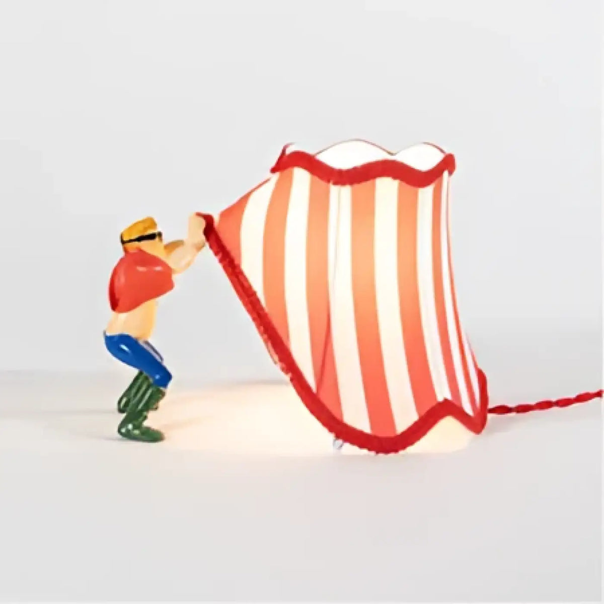Lampe à poser personnage et abat-jour rayé, trois modèles