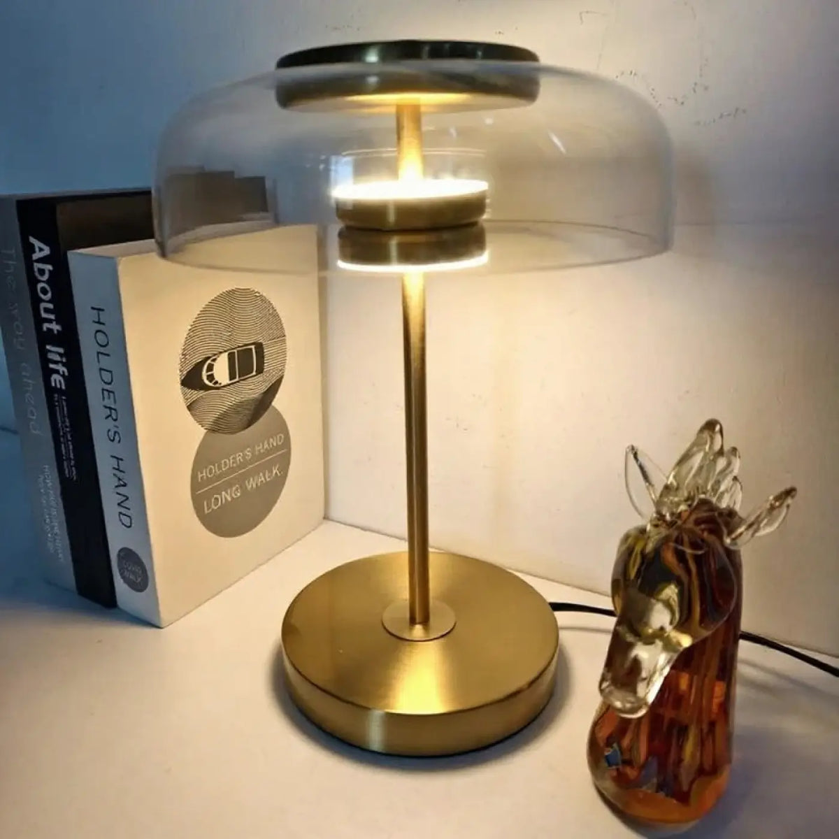 Lampe à poser globe de verre et métal doré, tailles S ou M