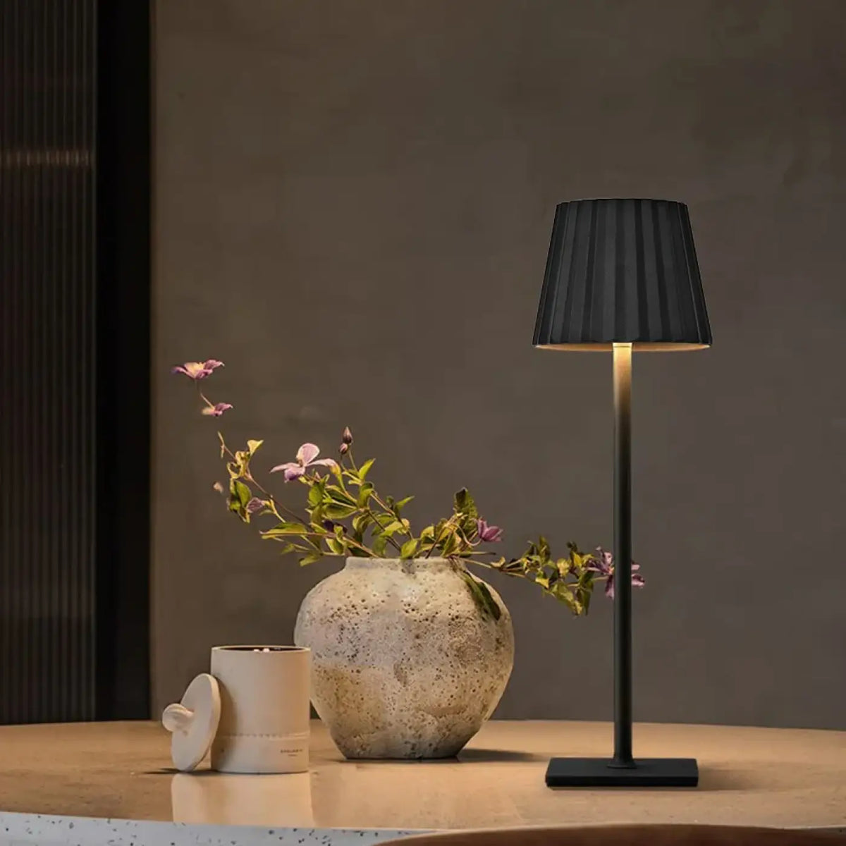 Lampe de table à abat-jour en tissu plissé, huit coloris
