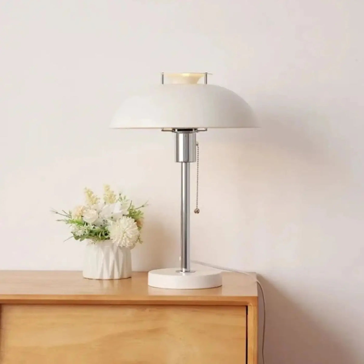 Lampe rétro à abat-jour cloche, cinq coloris, blanc